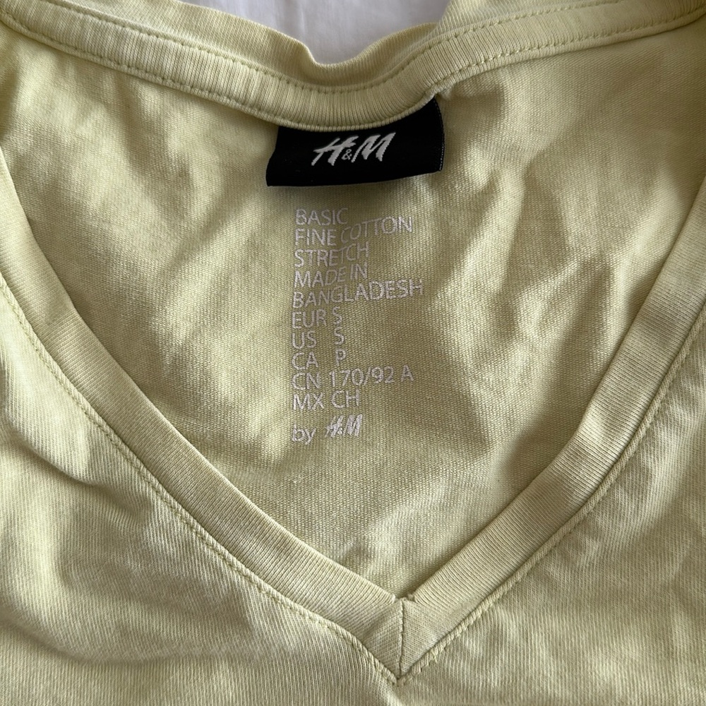 H&M men’s cotton tee
